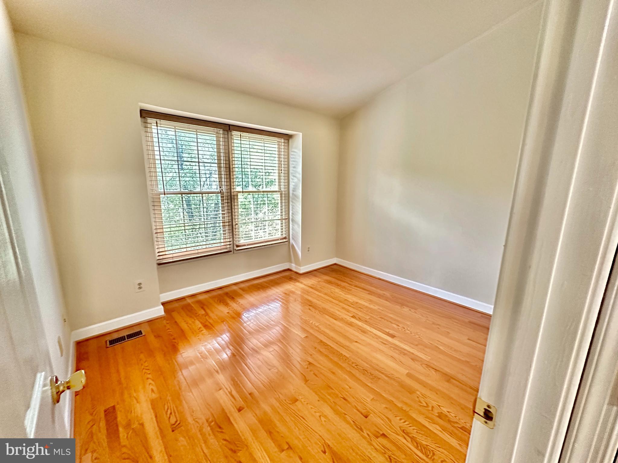 SEVEN OAKS - Residential Lease