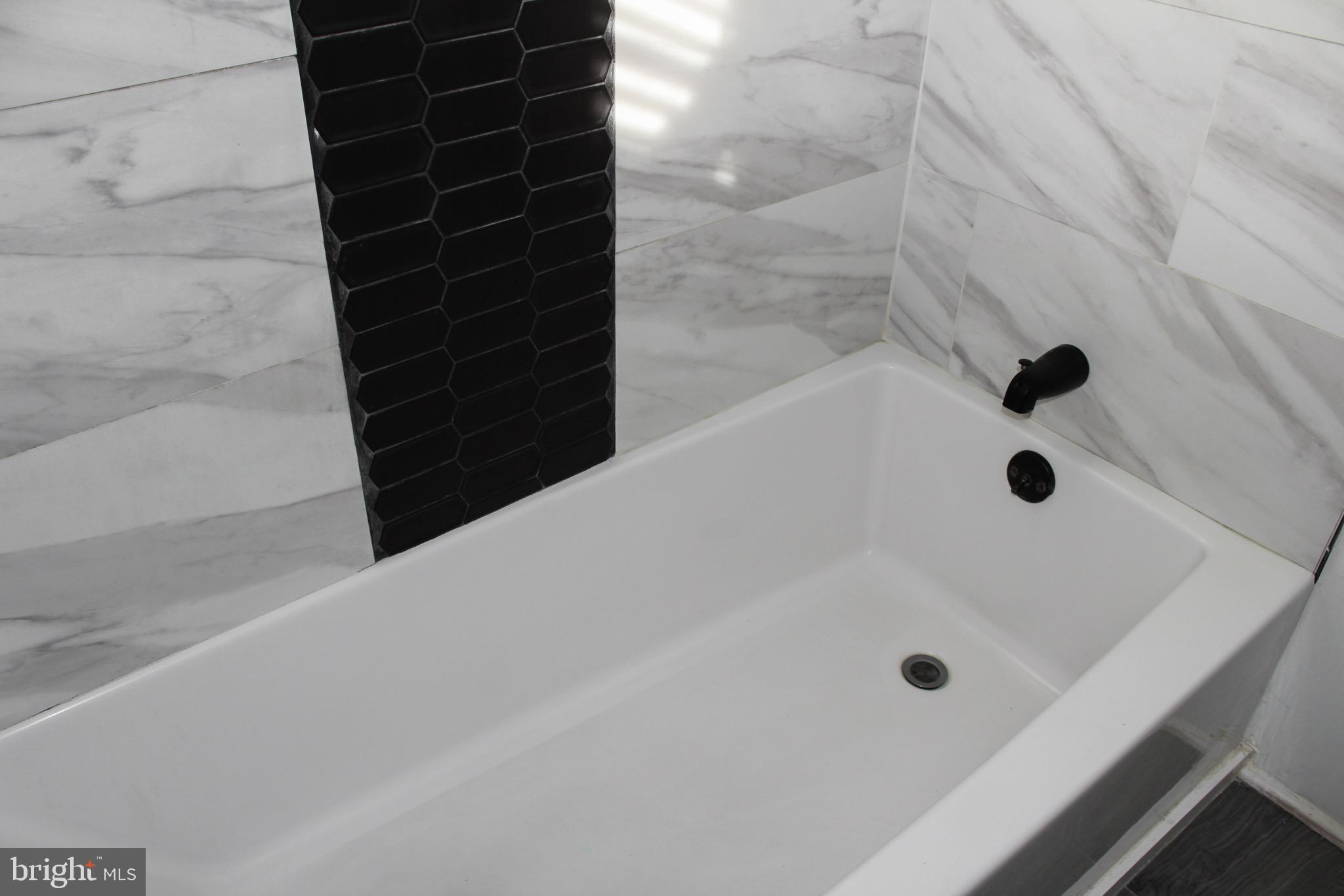 LAKE WALKER - Residential Lease