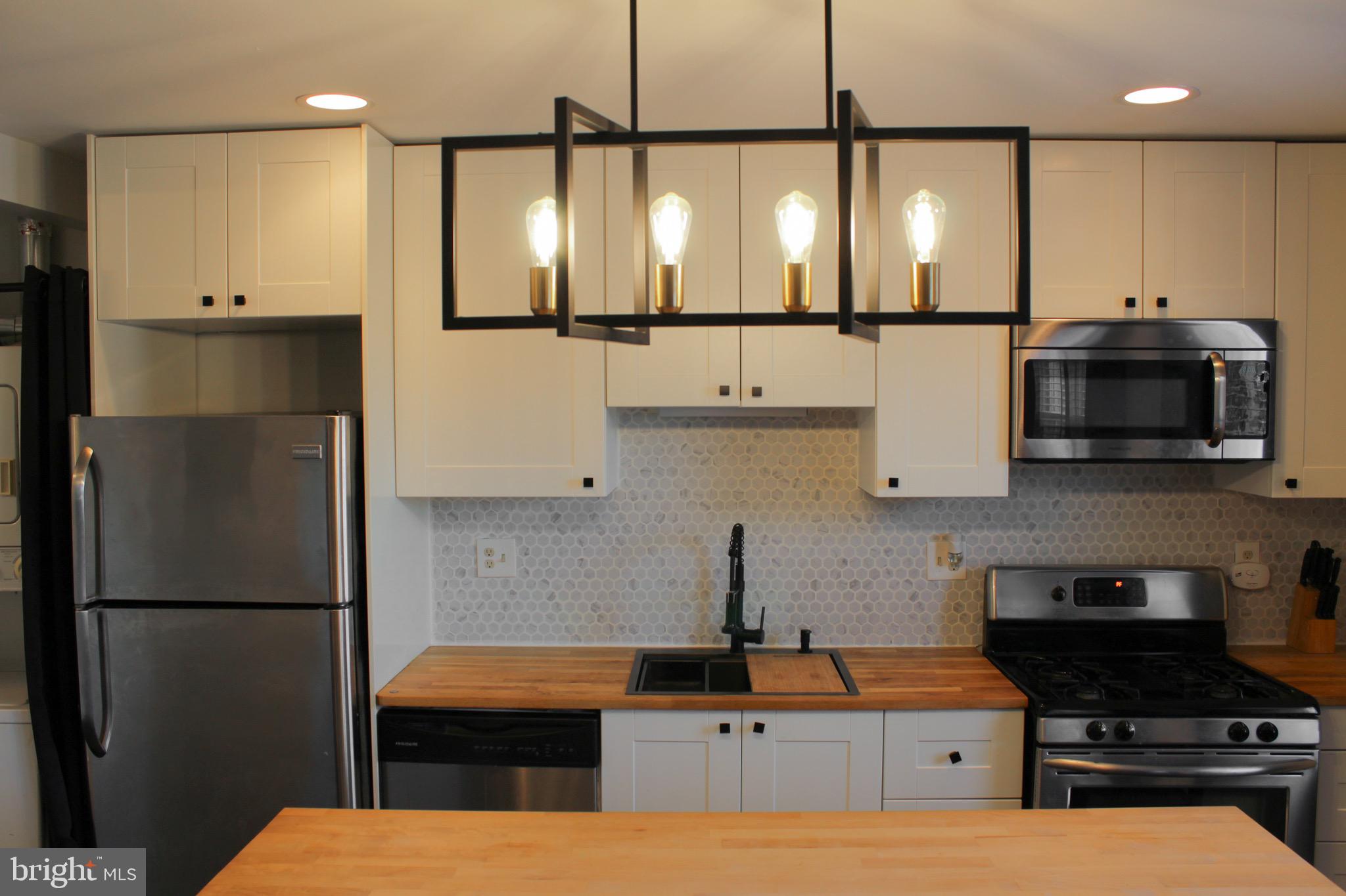 LAKE WALKER - Residential Lease