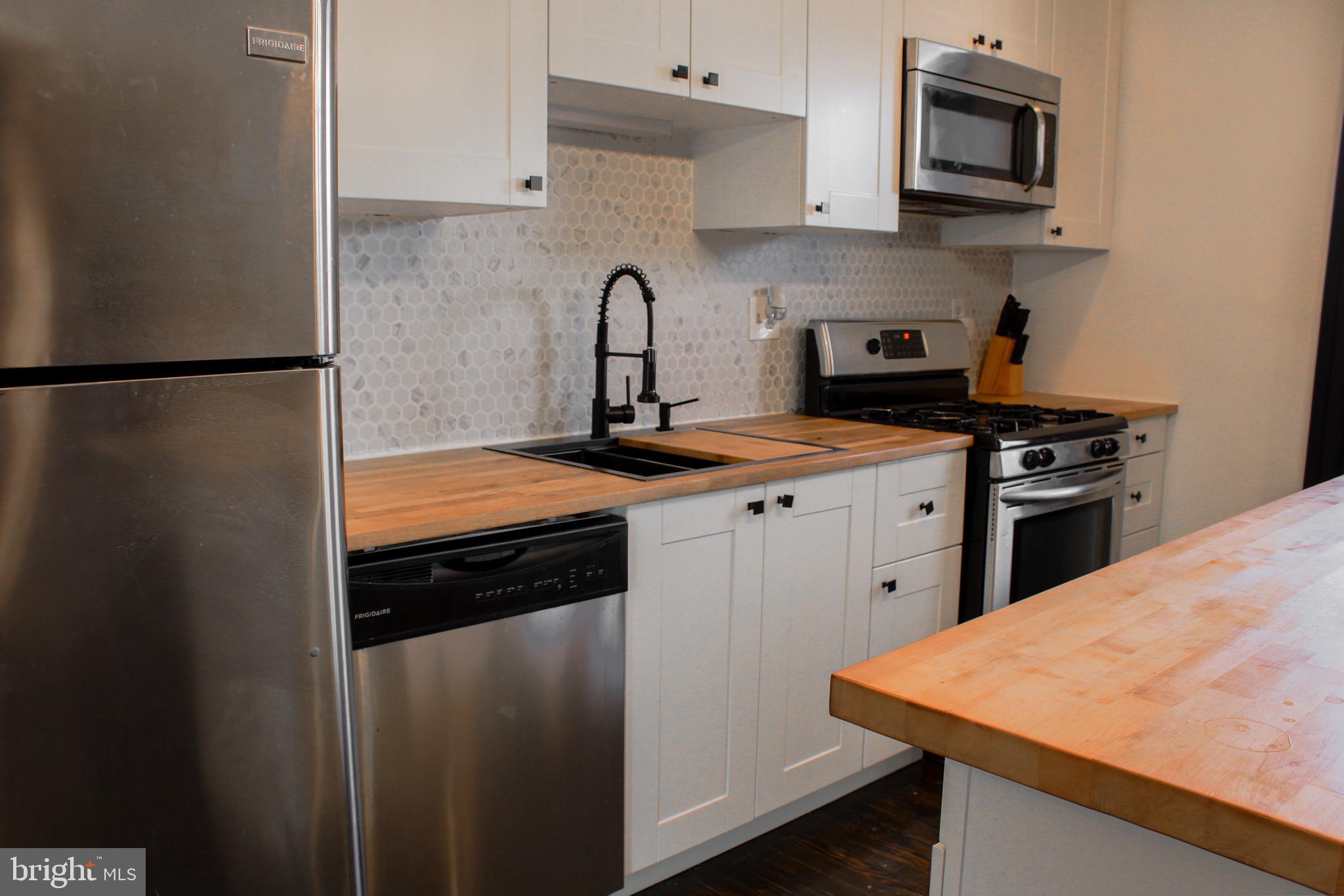 LAKE WALKER - Residential Lease