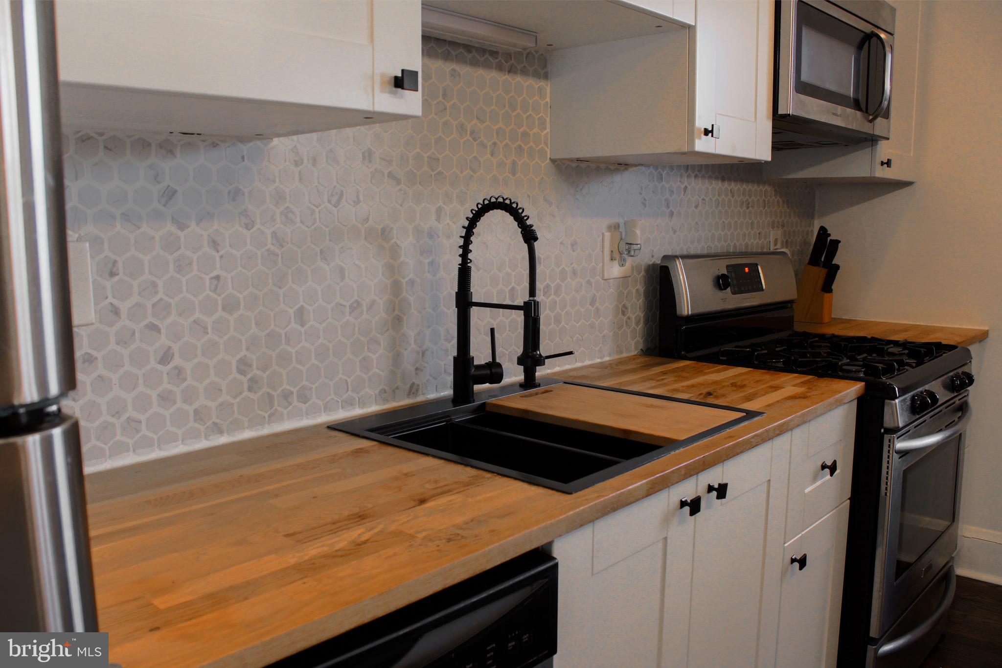 LAKE WALKER - Residential Lease