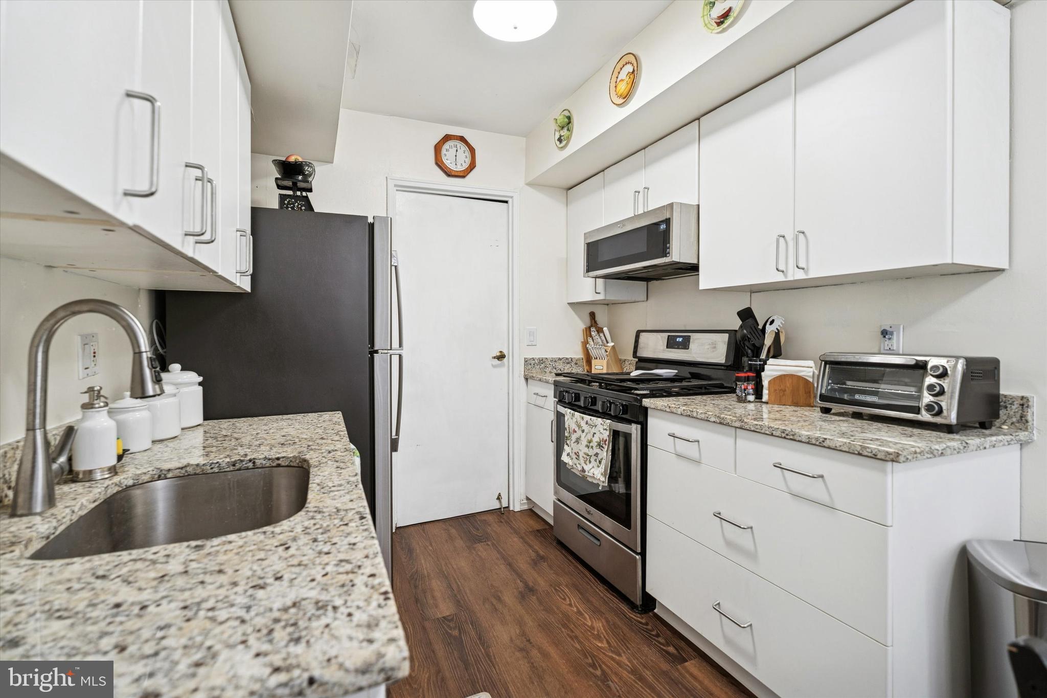 YORKTOWN - Residential