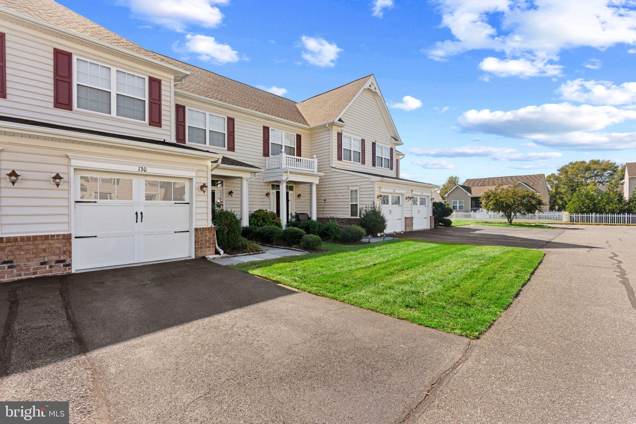 130 E SANDRIDGE COURT