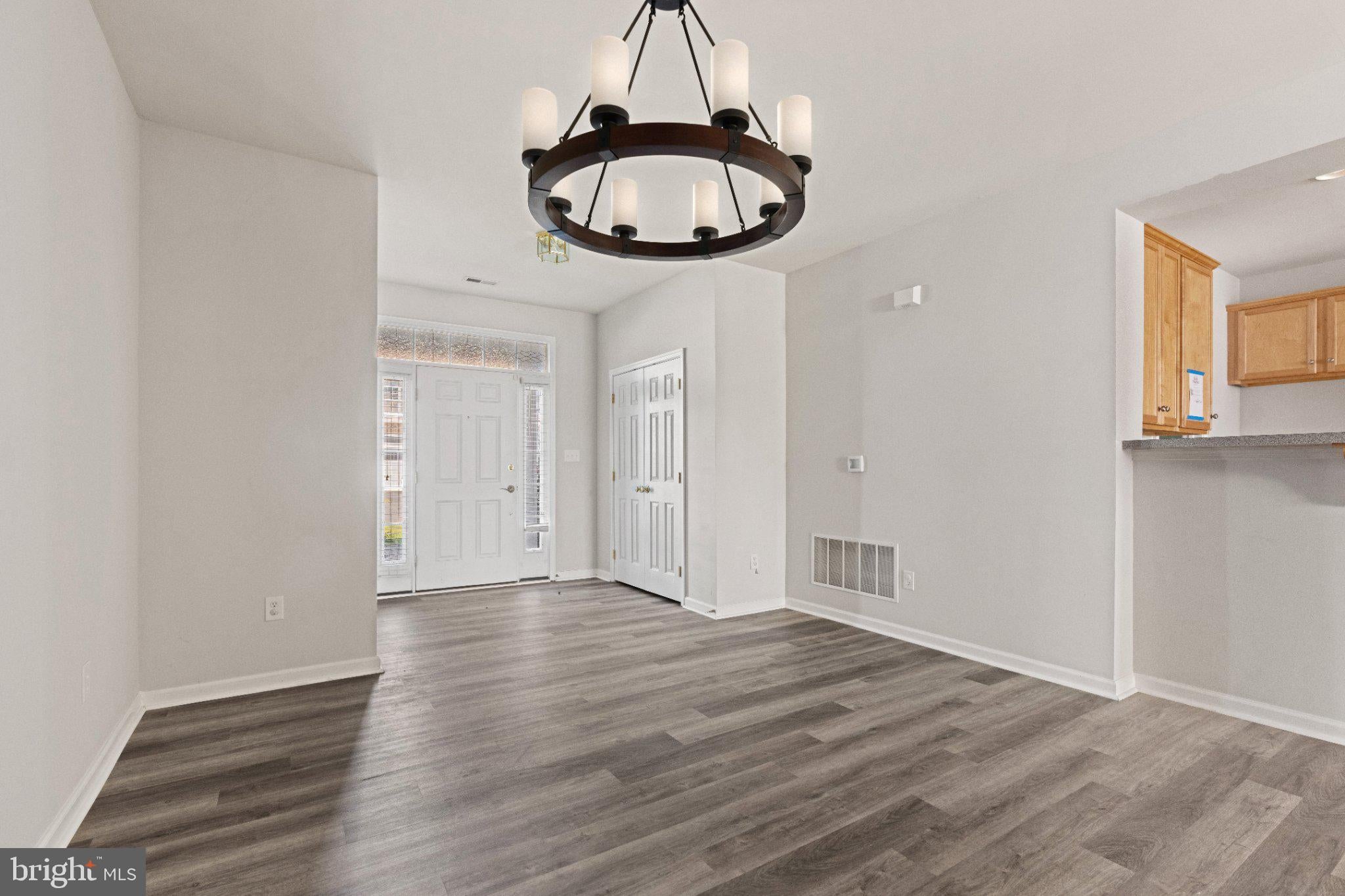 130 E SANDRIDGE COURT