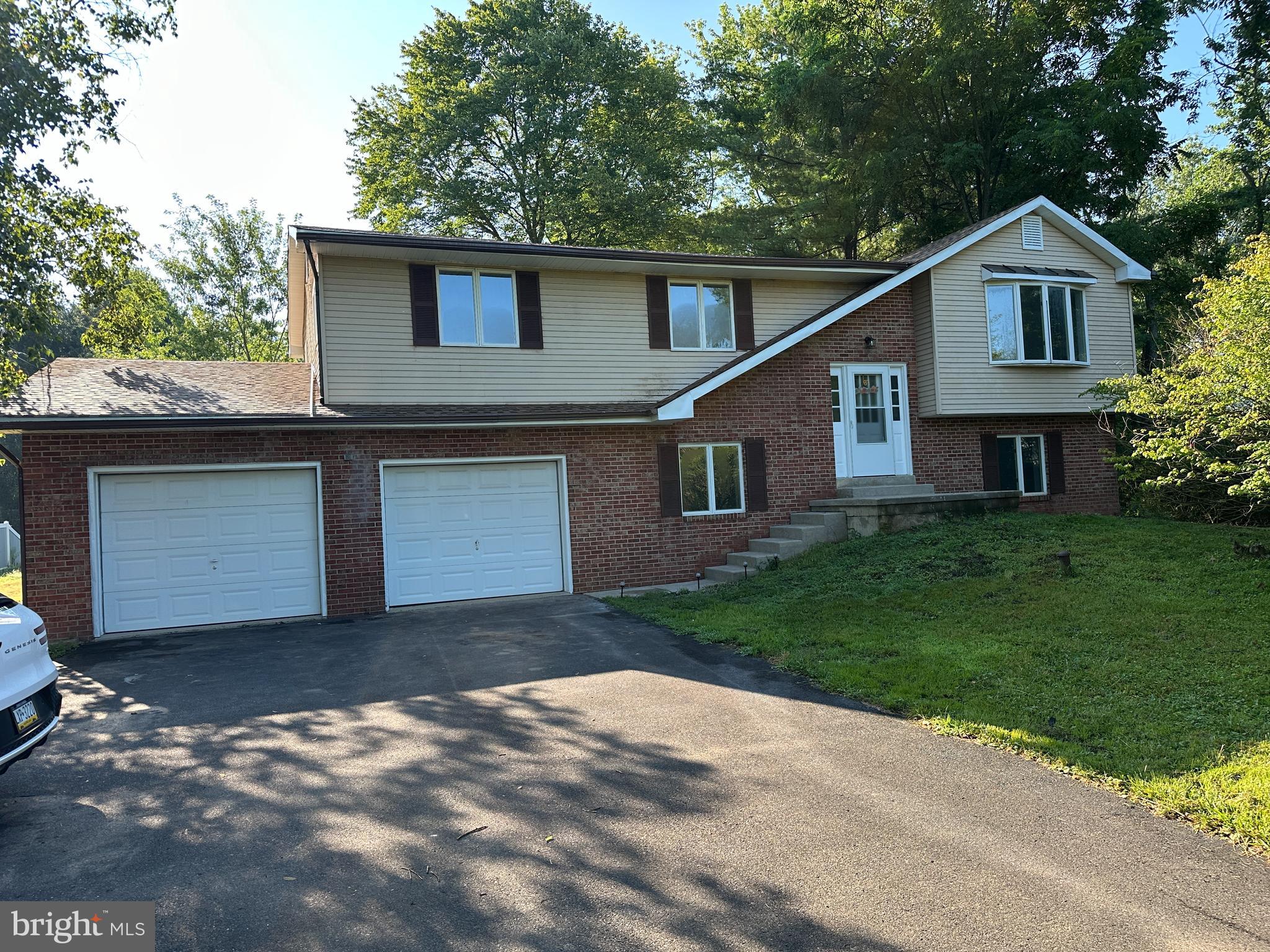 Large Sunny Bright Split Level Single Family Home offered in Hatfield Township.
This home is on Orvilla Rd. and has a lot to offer! Spacious OPEN Floor Plan with loads of storage and useable spaces. Large Two Car Garage leads into the Mud Room, Large enough to house an office with a family room primed for a wood pellet or propane stove leads to a hallway with an additional bedroom, and expanded powder room with Washer and Dryer hookups. The main living space offers Bay view Window in the living room large eat in kitchen with breakfast counter and Brand New Stainless Appliances. Down the Hall are three spacious bedrooms a Full Hall Bath including a Master Full Bath with Walk-In Closet! Long Driveway with a turnaround for easy access and exits. North Penn Schools and Major Arteries nearby make this a convenient location! Don't delay, schedule your showing yesterday!