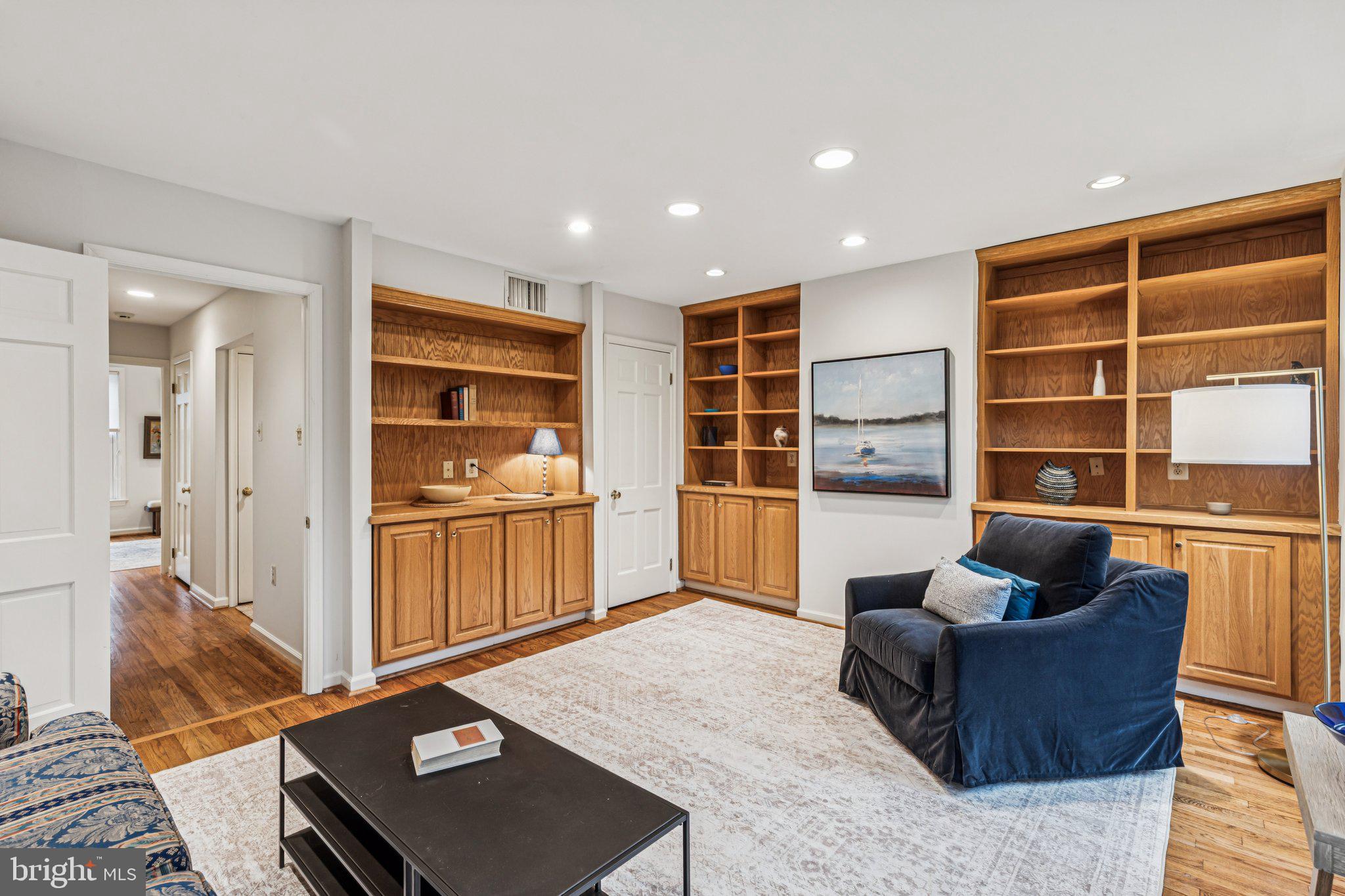 SOCIETY HILL - Residential