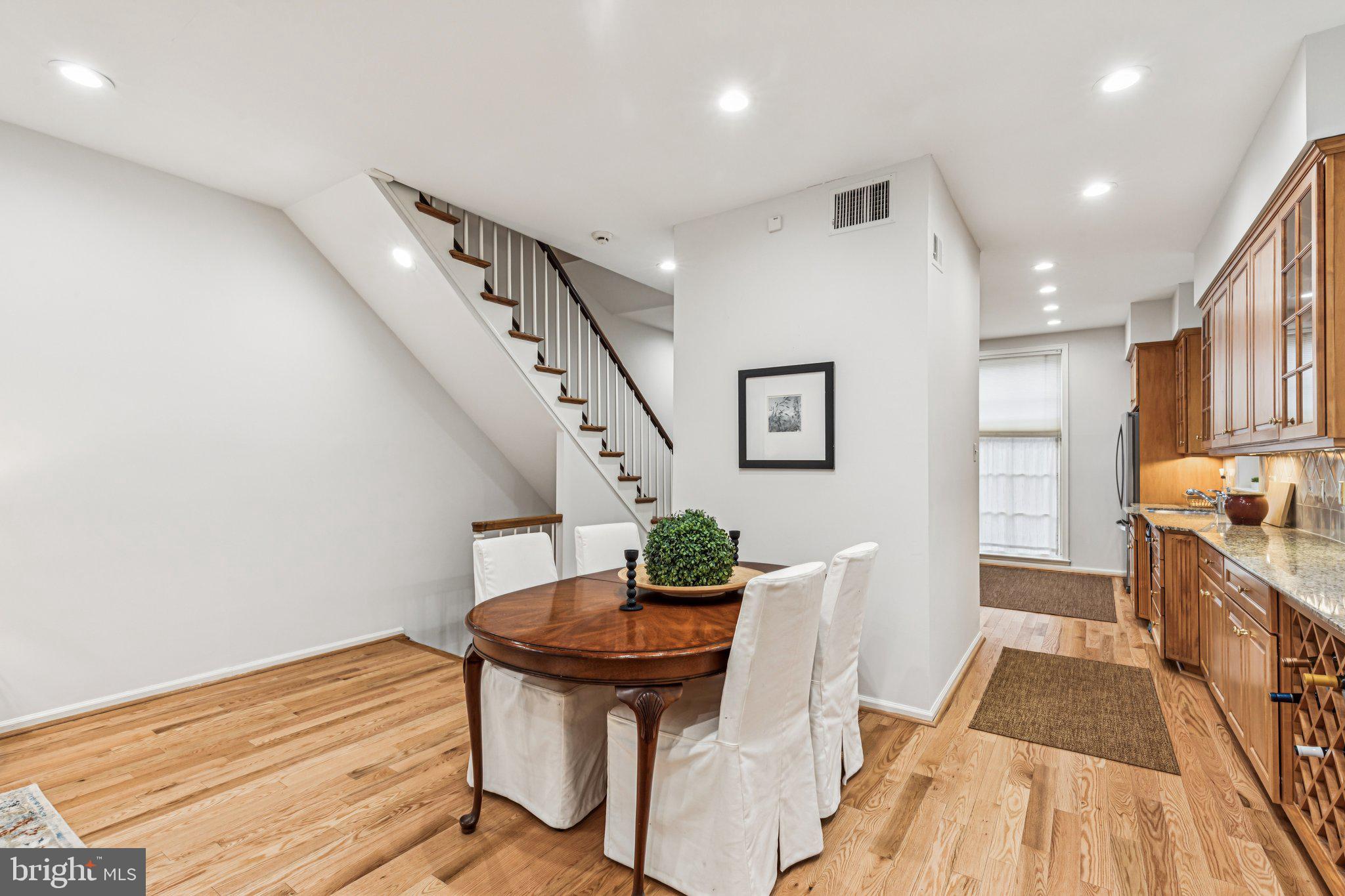 SOCIETY HILL - Residential