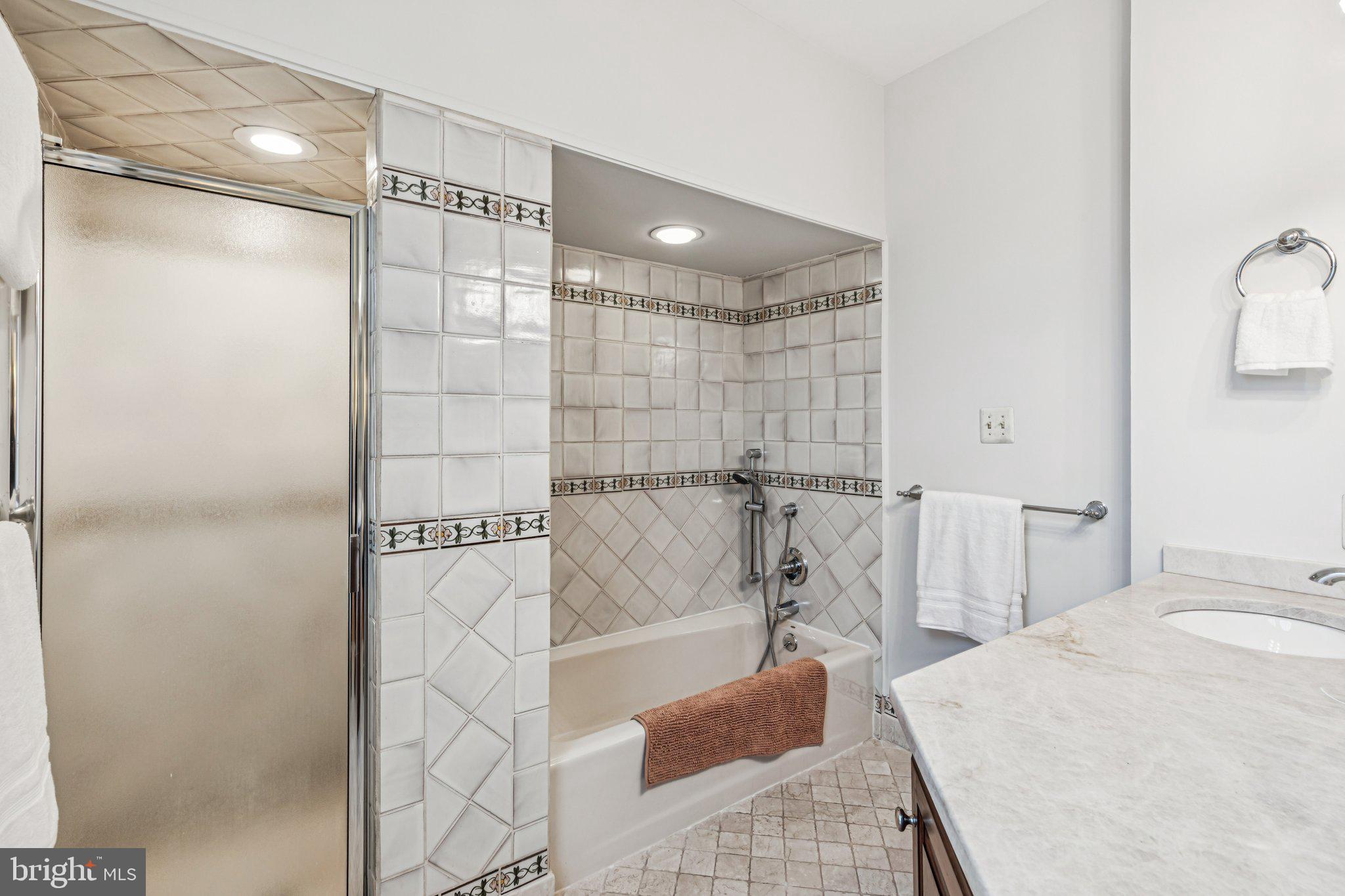 SOCIETY HILL - Residential