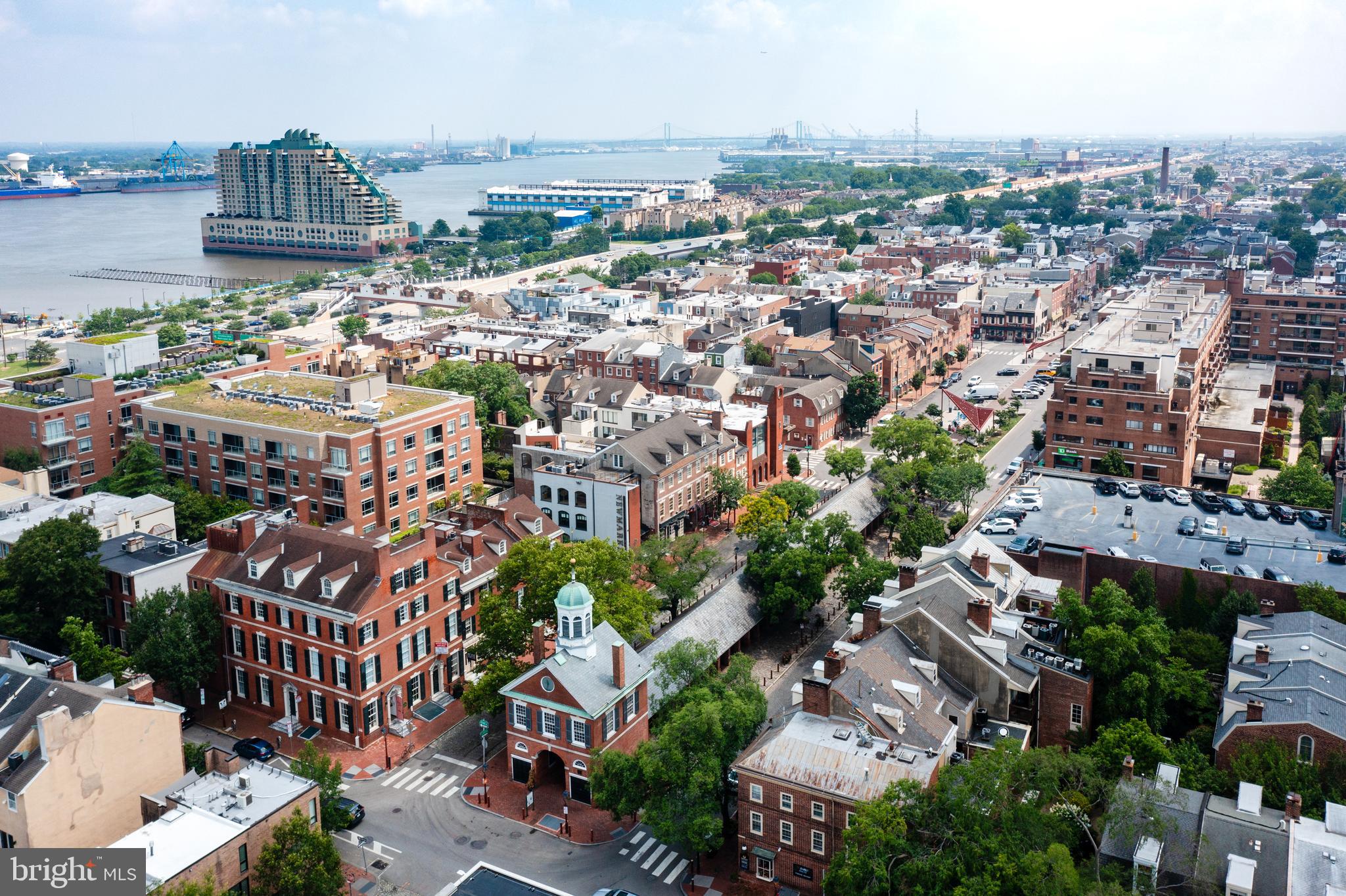 SOCIETY HILL - Residential