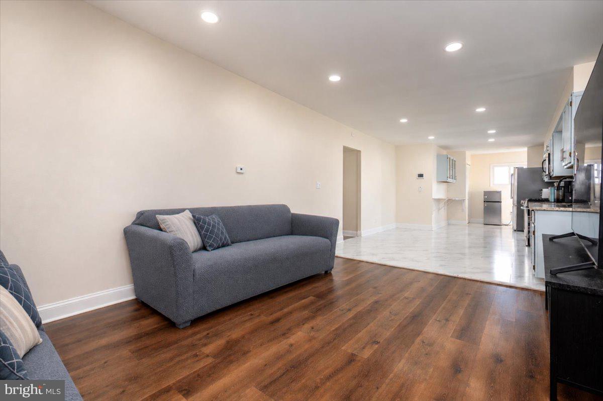 1106 CEDARCLIFF DRIVE