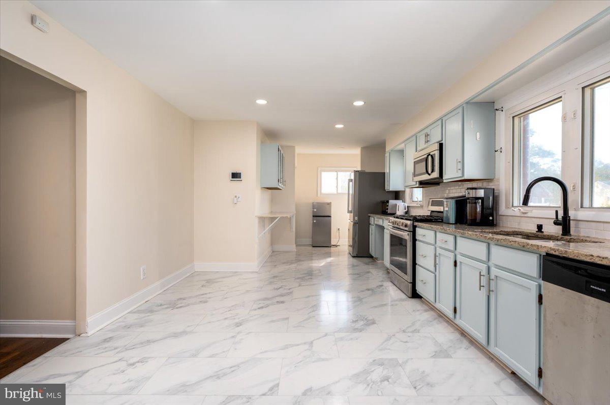1106 CEDARCLIFF DRIVE