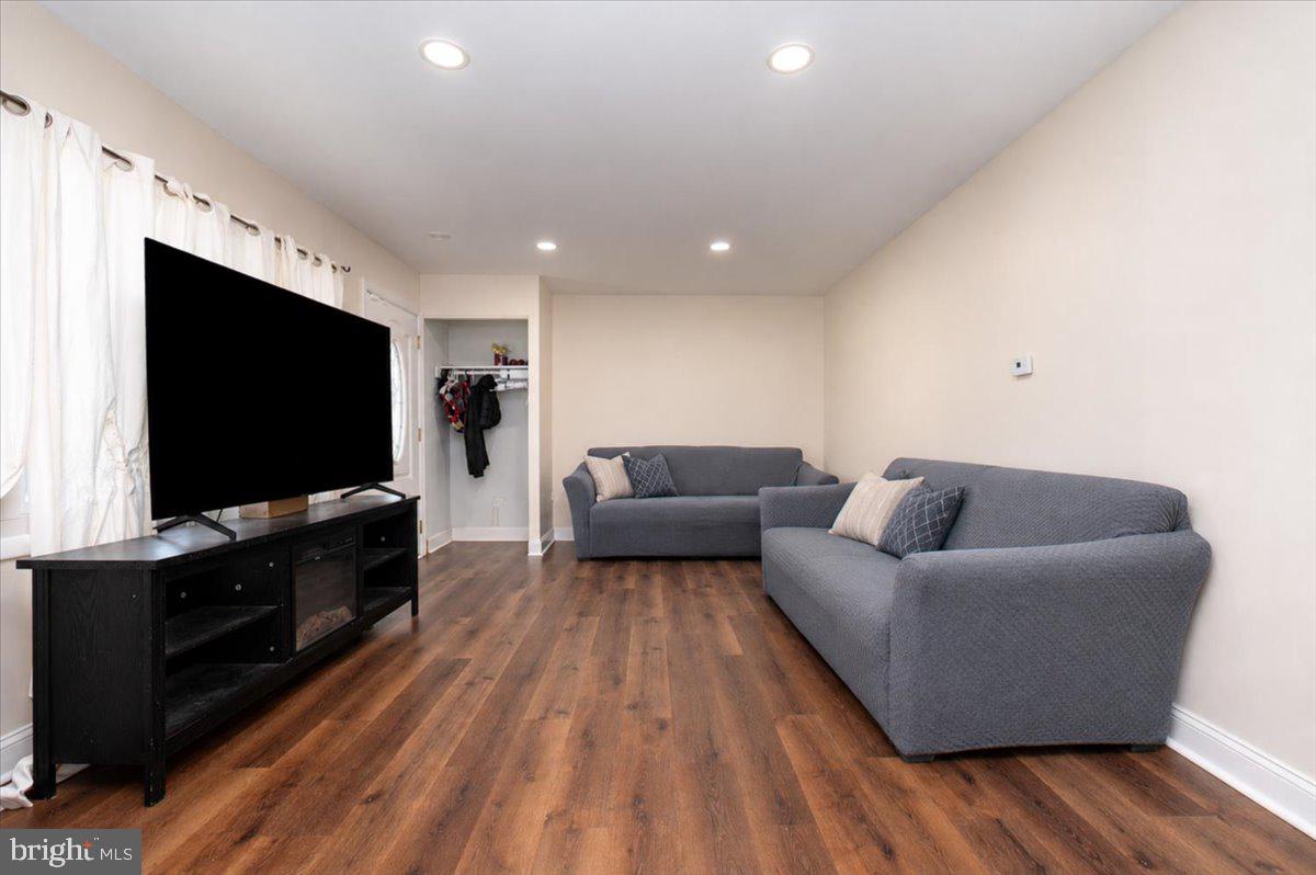 1106 CEDARCLIFF DRIVE
