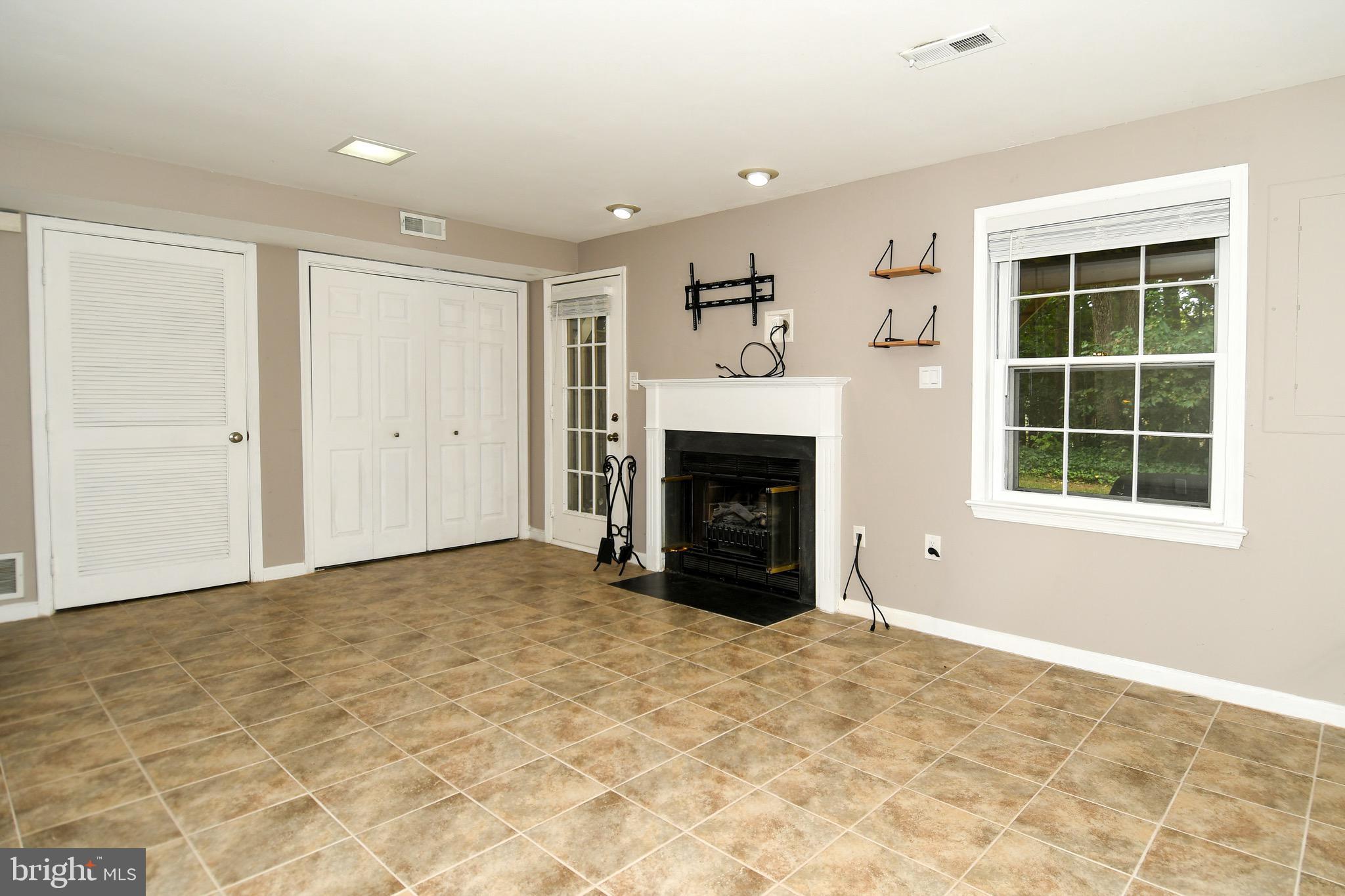 RESTON - Residential Lease