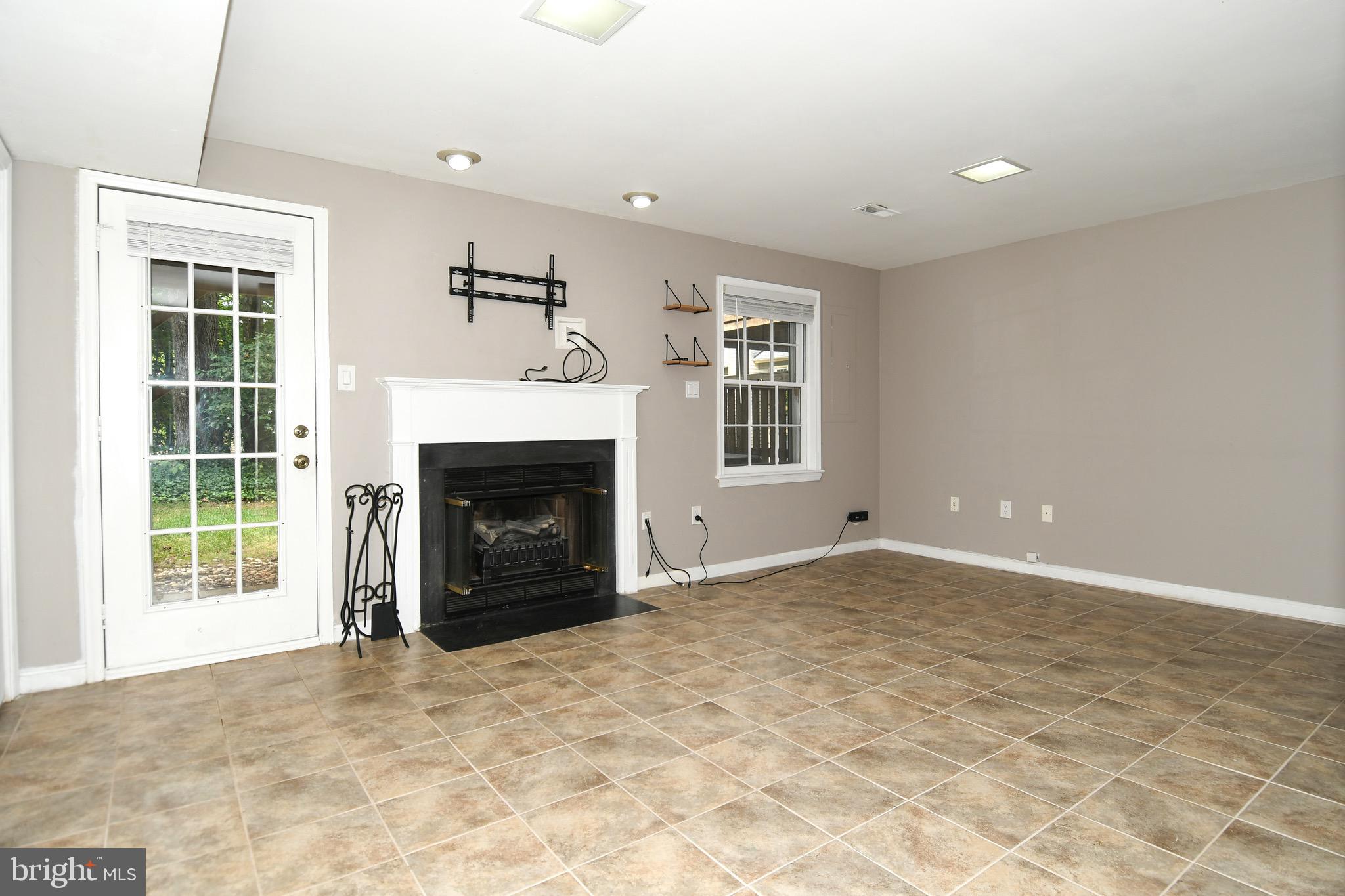 RESTON - Residential Lease