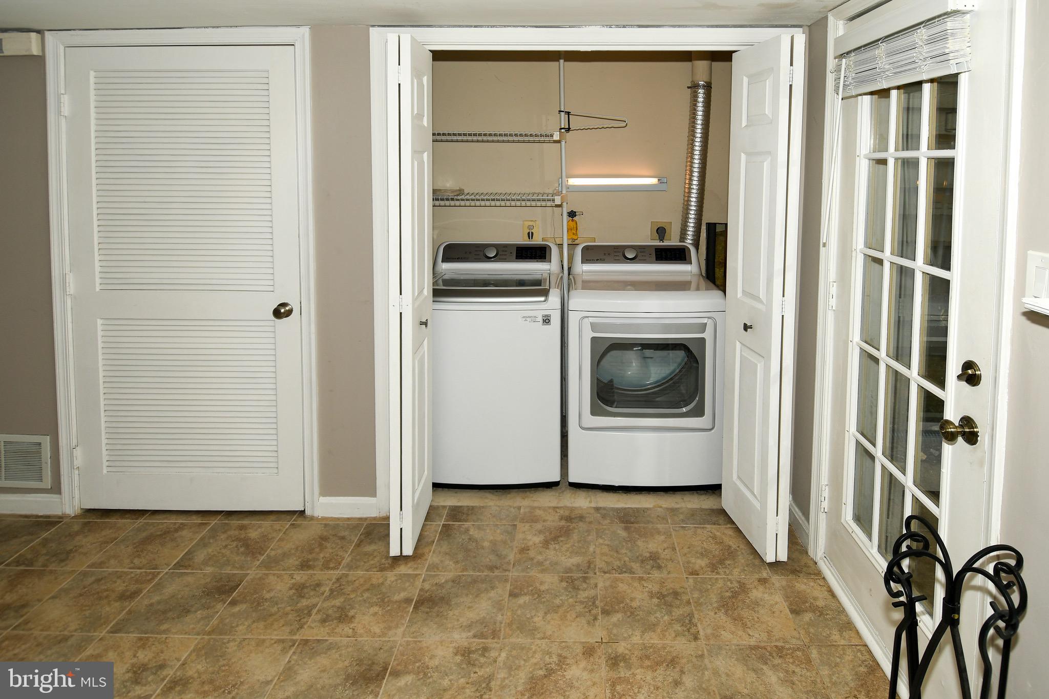 RESTON - Residential Lease