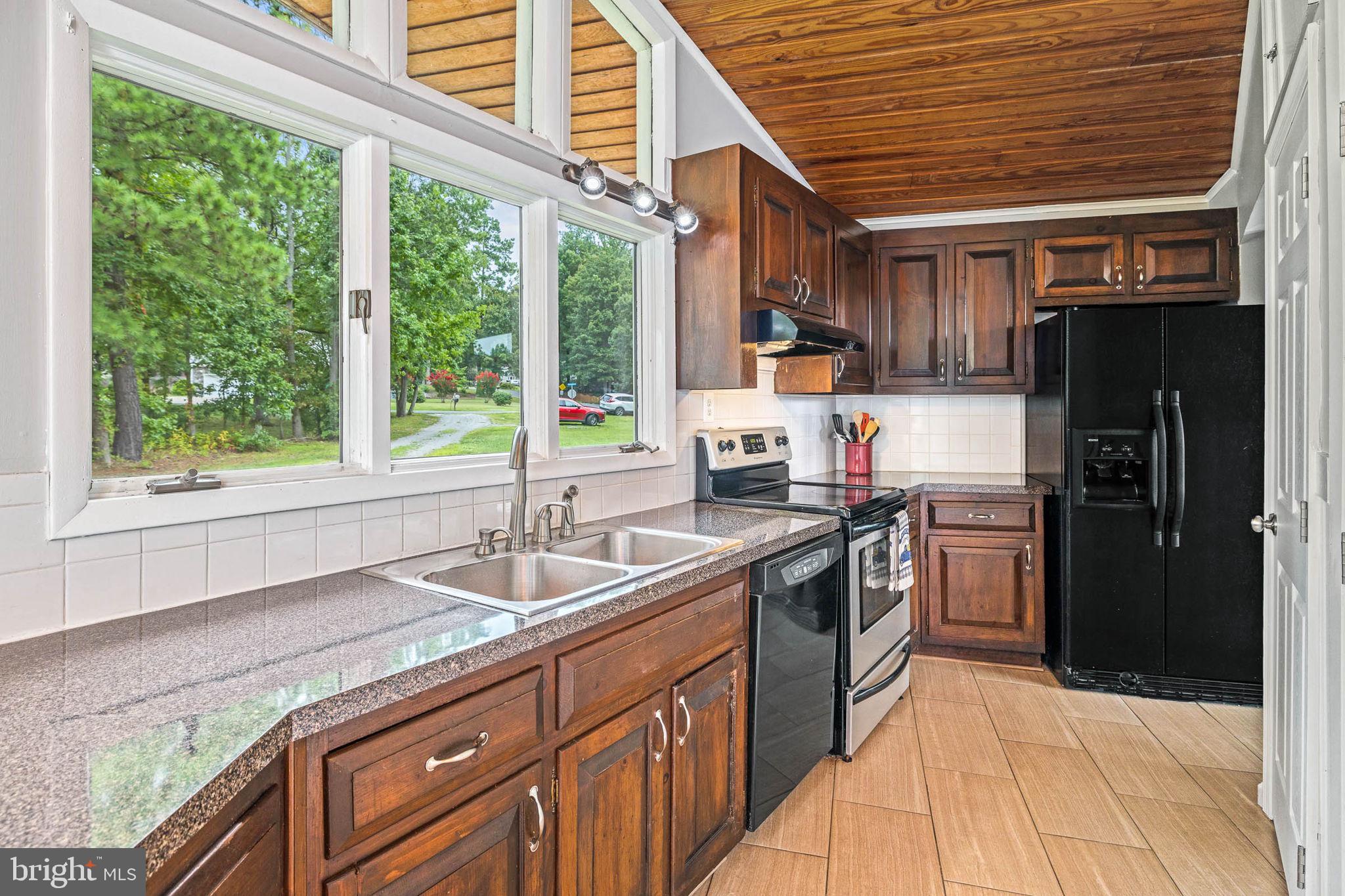 LAKE LAND OR - Residential