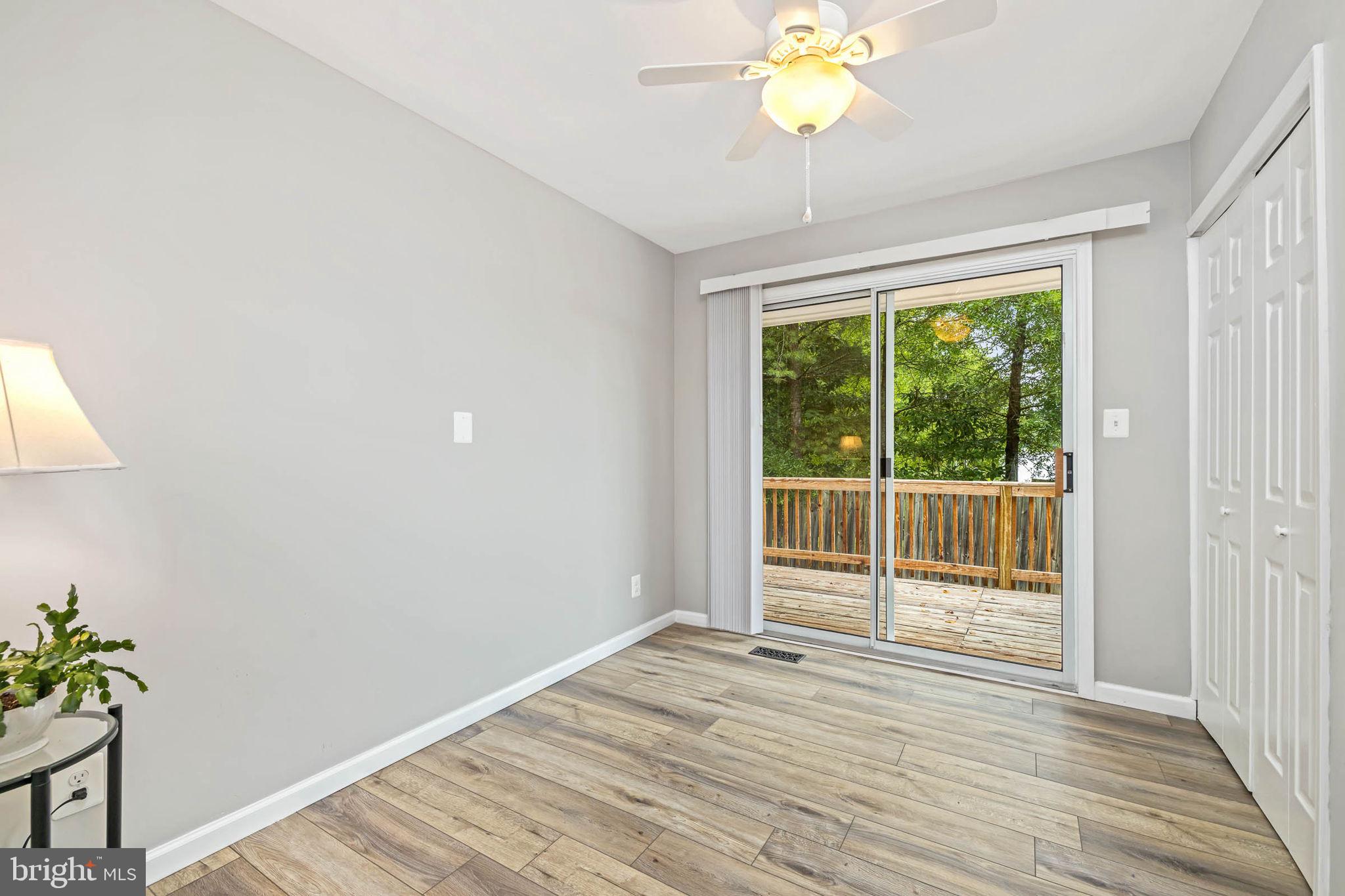 LAKE LAND OR - Residential