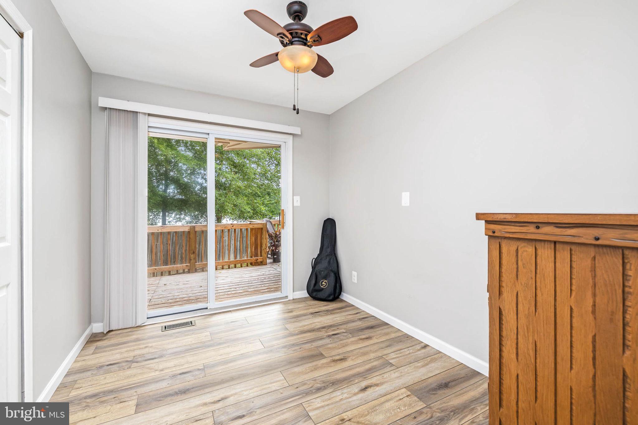 LAKE LAND OR - Residential