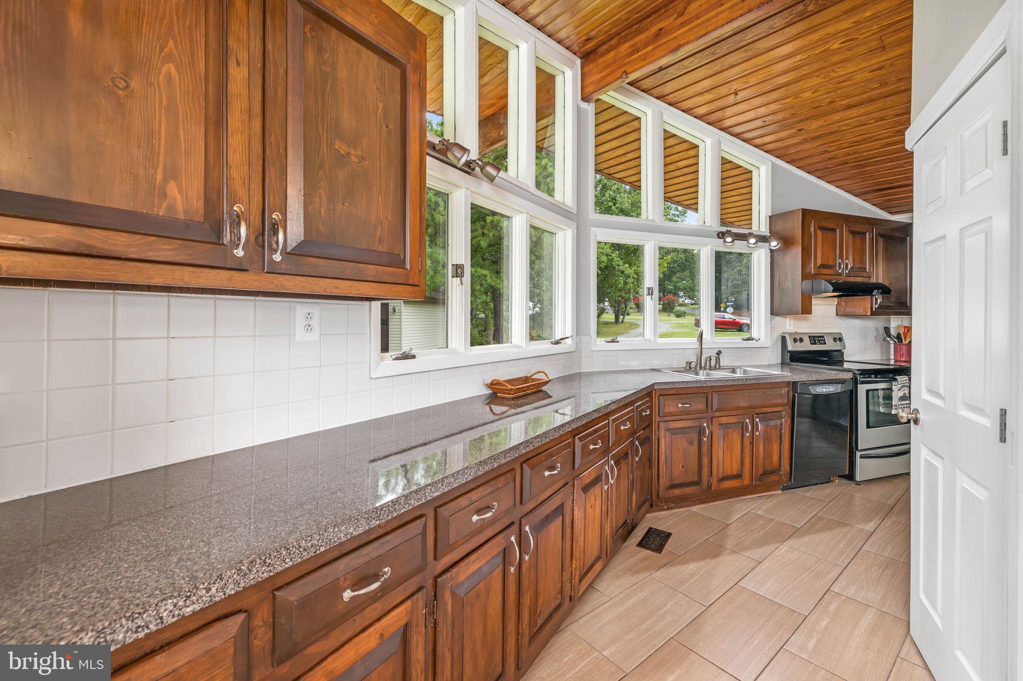 LAKE LAND OR - Residential