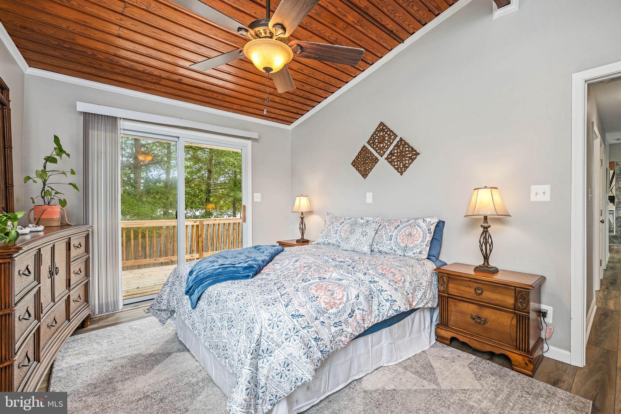 LAKE LAND OR - Residential