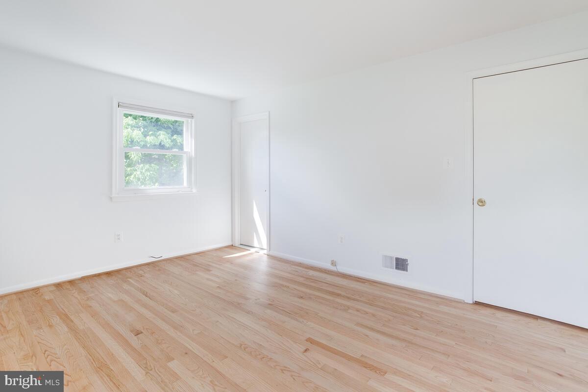 CALVERTON - Residential