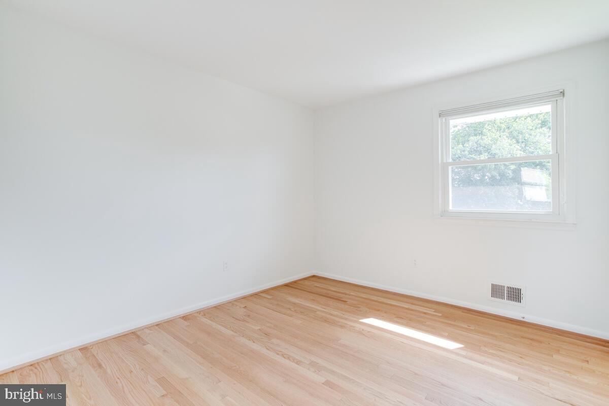 CALVERTON - Residential