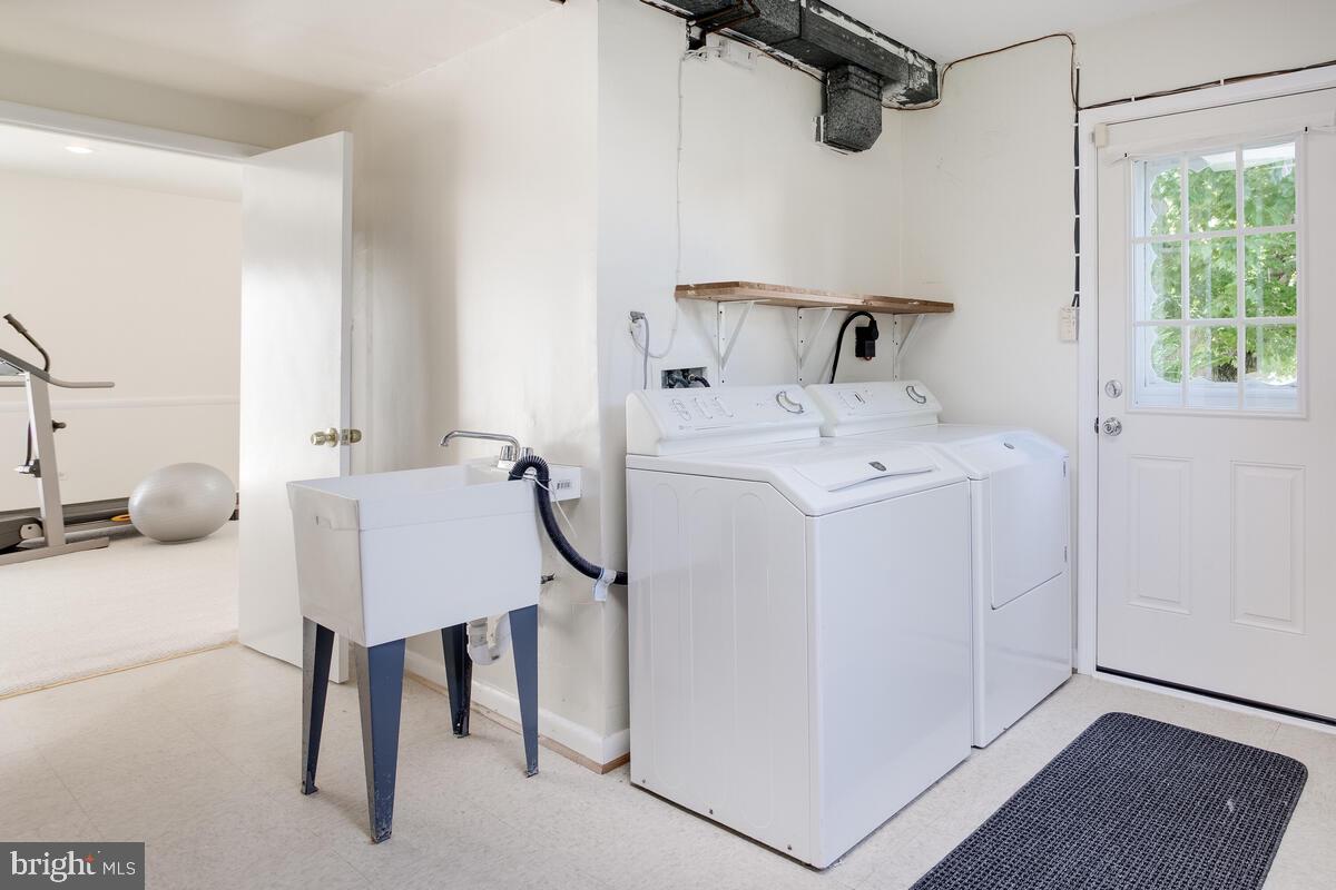 CALVERTON - Residential