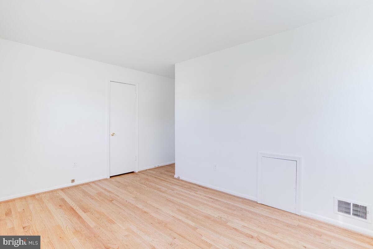 CALVERTON - Residential