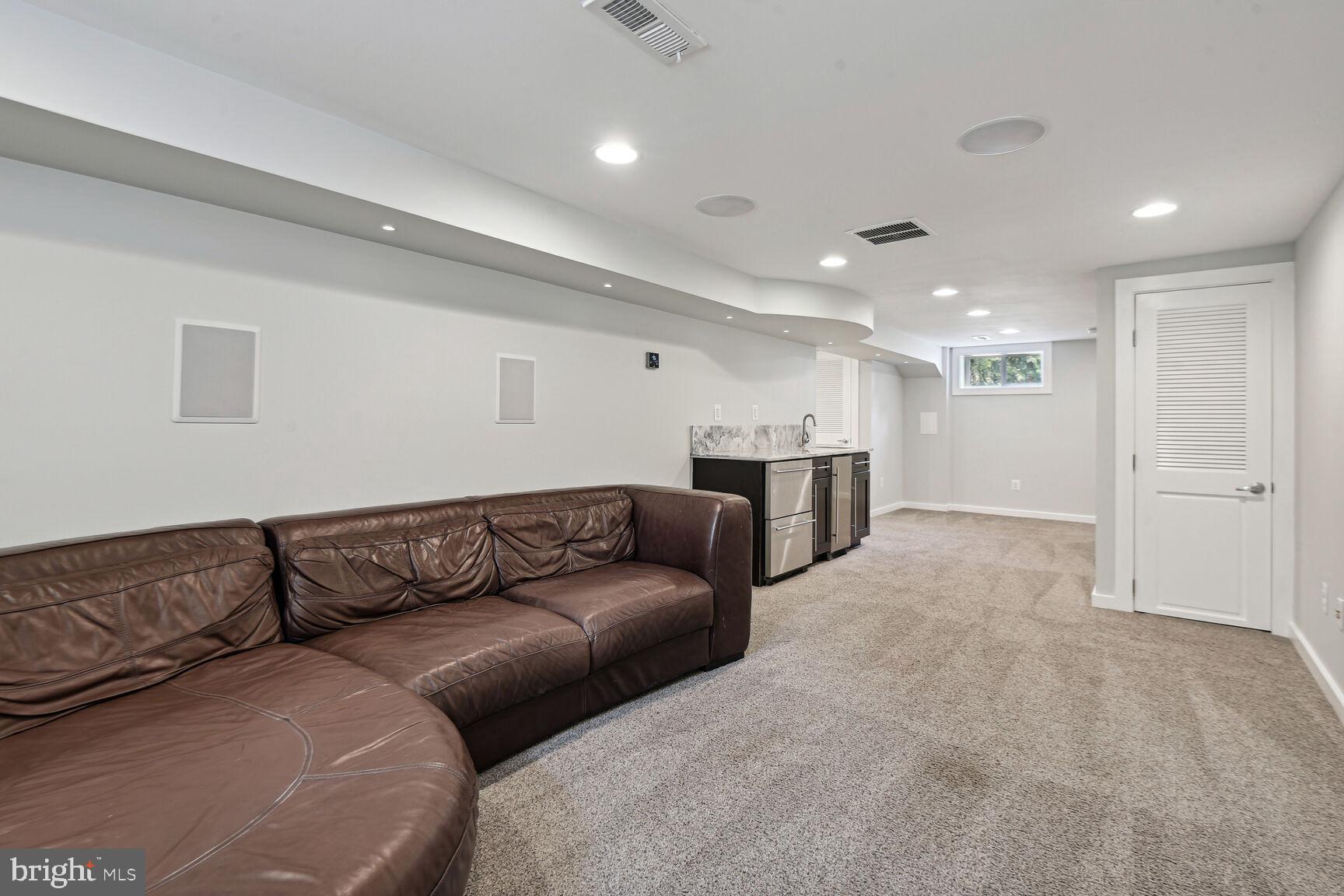 GROVETON HEIGHTS - Residential