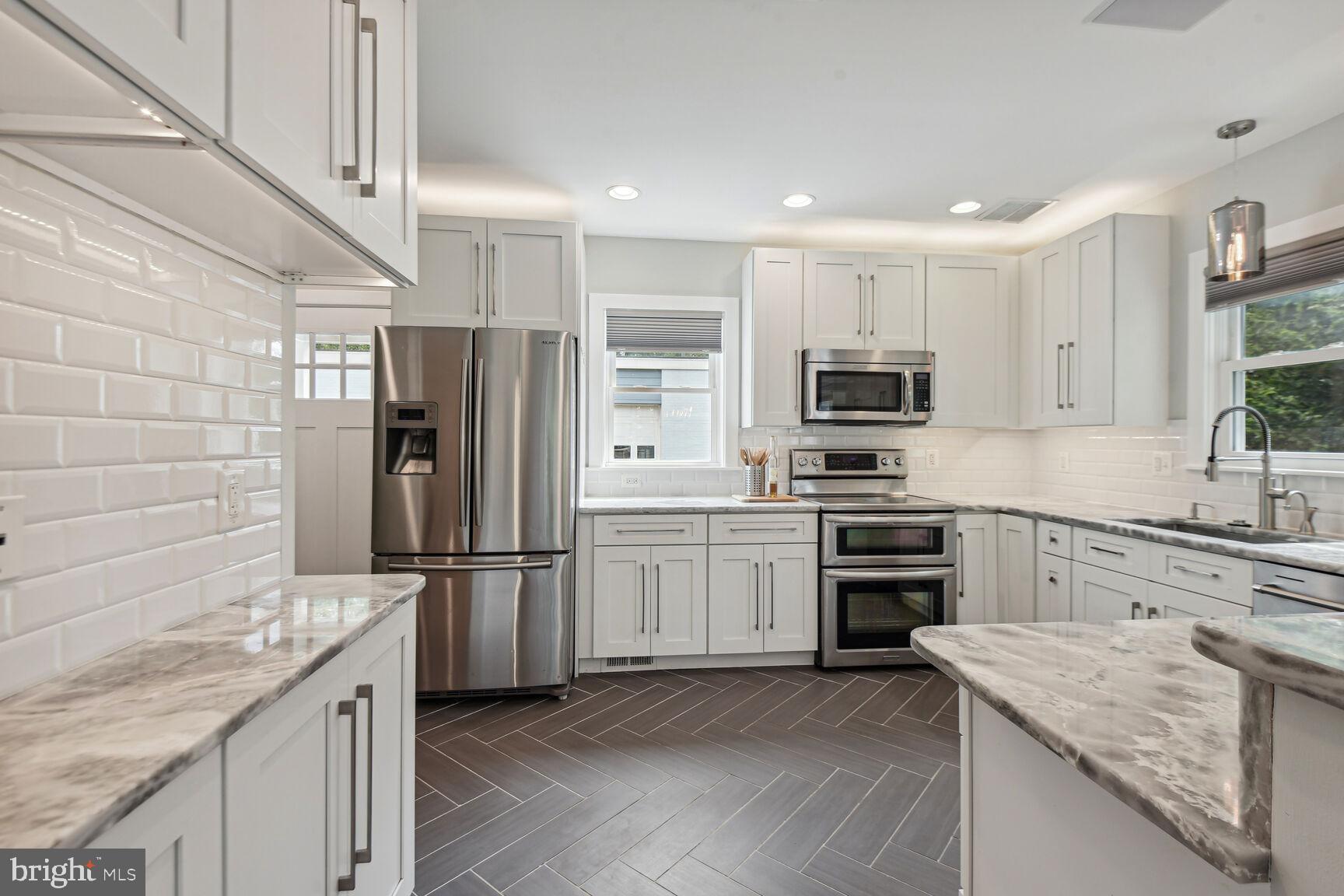 GROVETON HEIGHTS - Residential