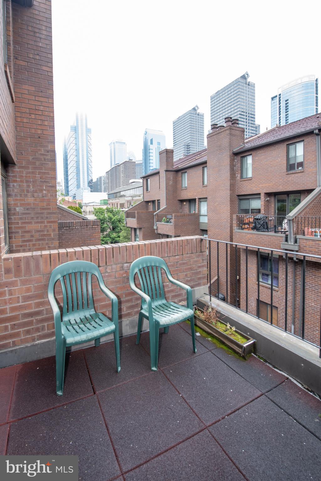 LOGAN SQUARE - Residential Lease