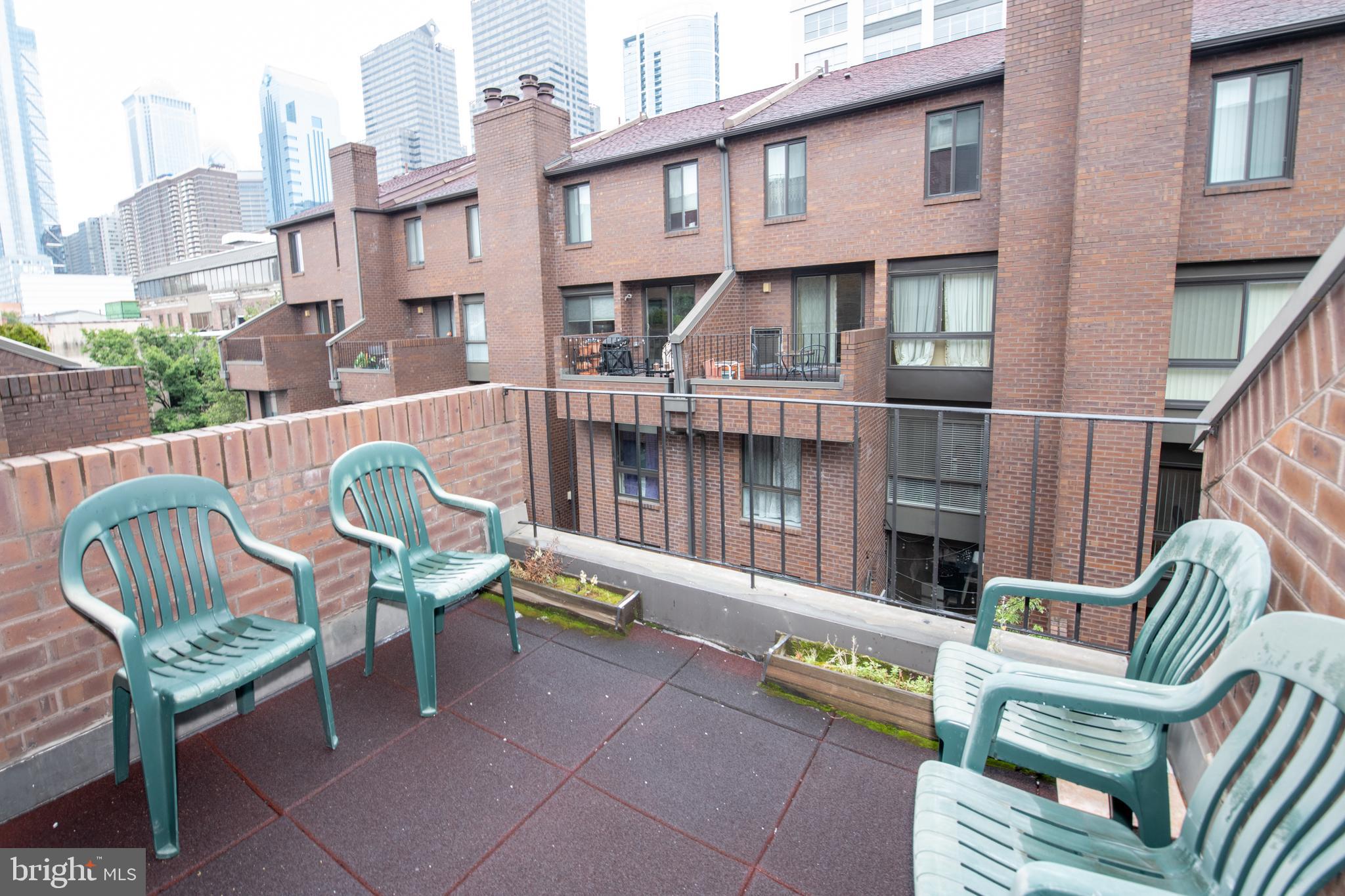 LOGAN SQUARE - Residential Lease