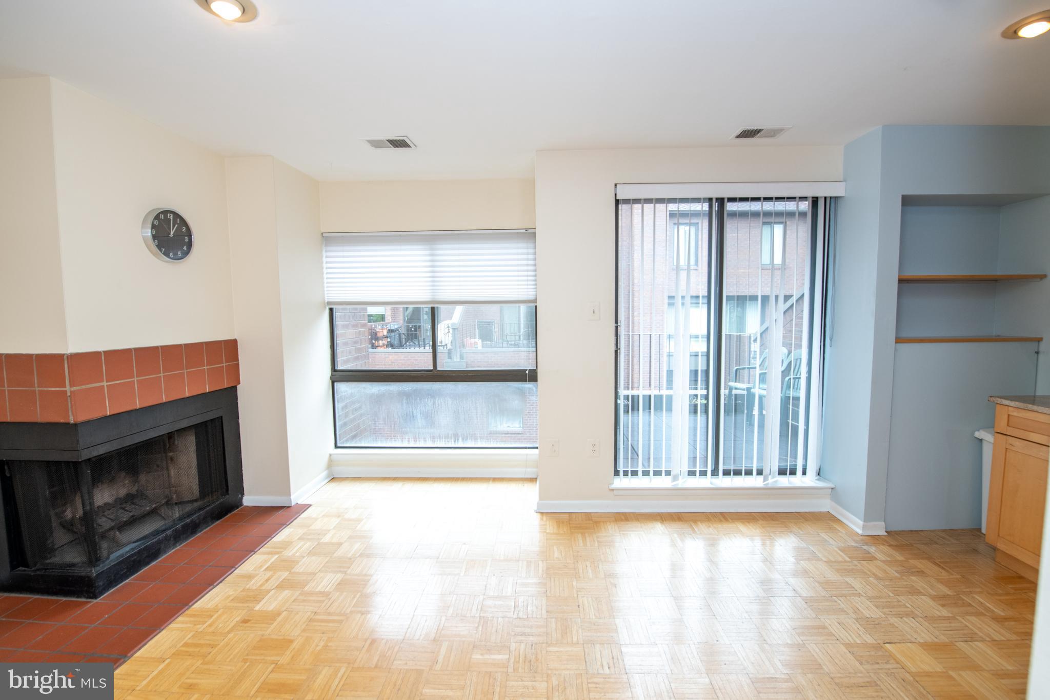 LOGAN SQUARE - Residential Lease
