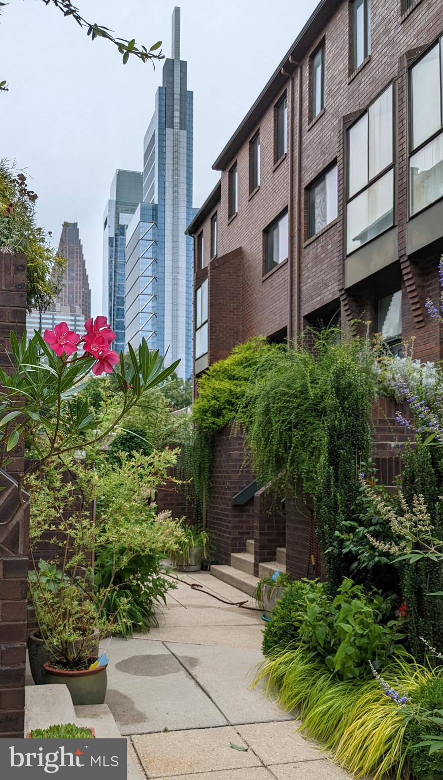 LOGAN SQUARE - Residential Lease