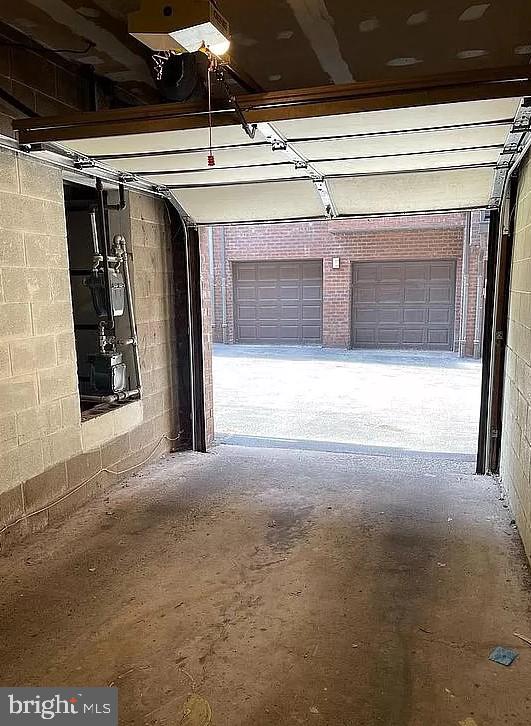 LOGAN SQUARE - Residential Lease