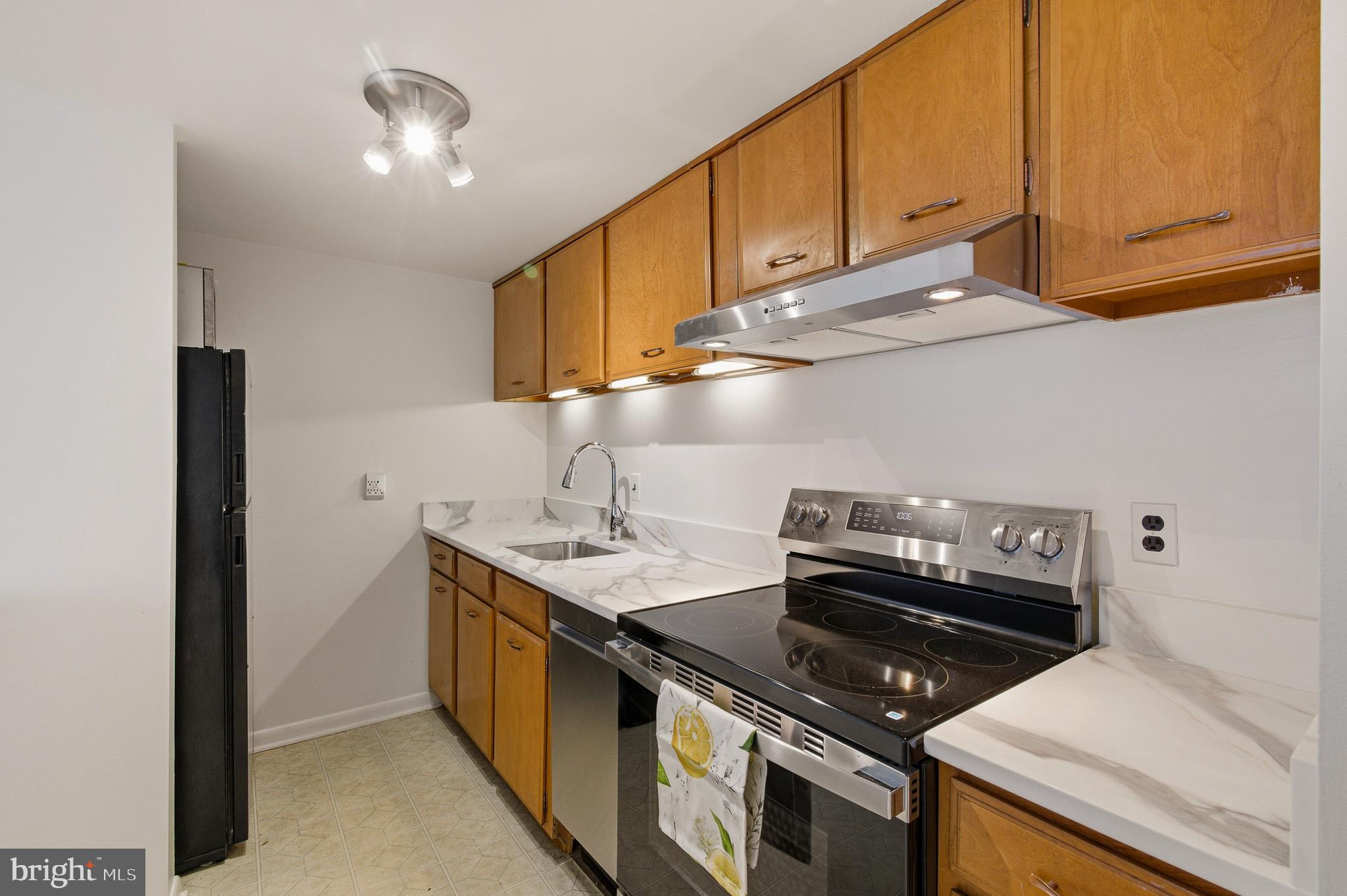 THE TECUMSEH - Residential Lease