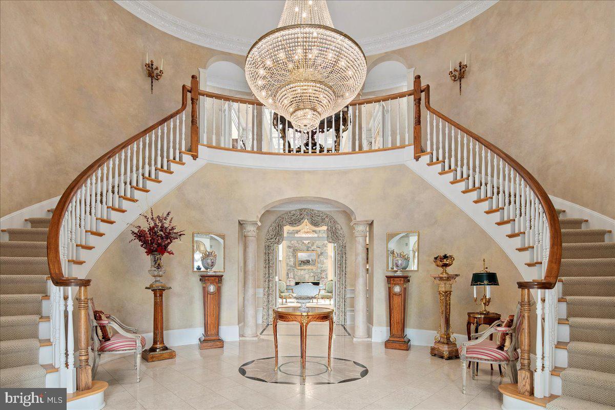 2401 OAKMONT COURT