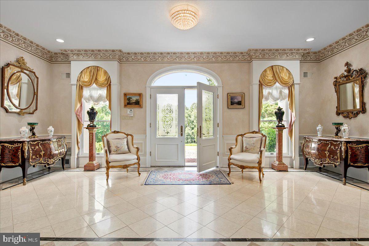 2401 OAKMONT COURT