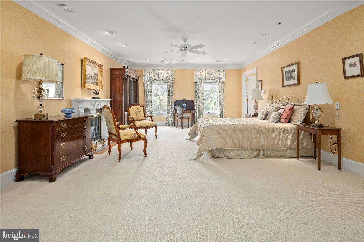 OAKMONT - Residential