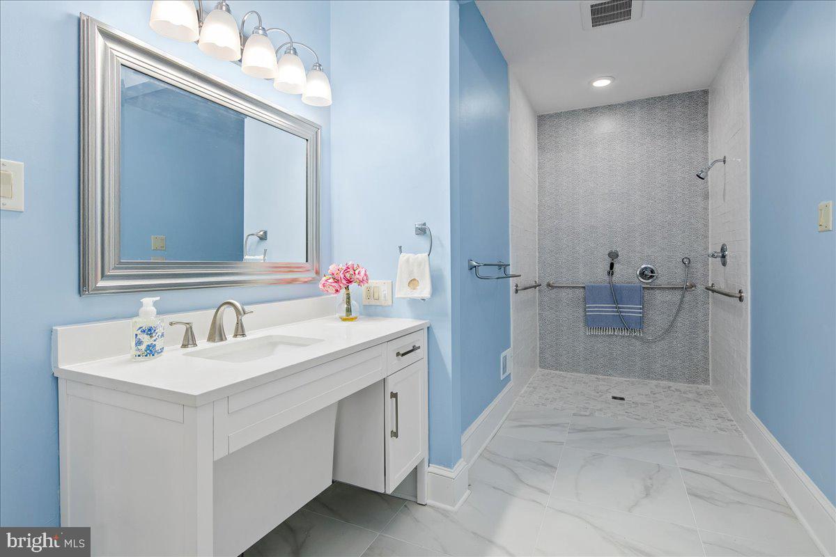 OAKMONT - Residential