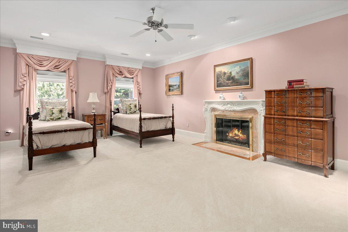 OAKMONT - Residential