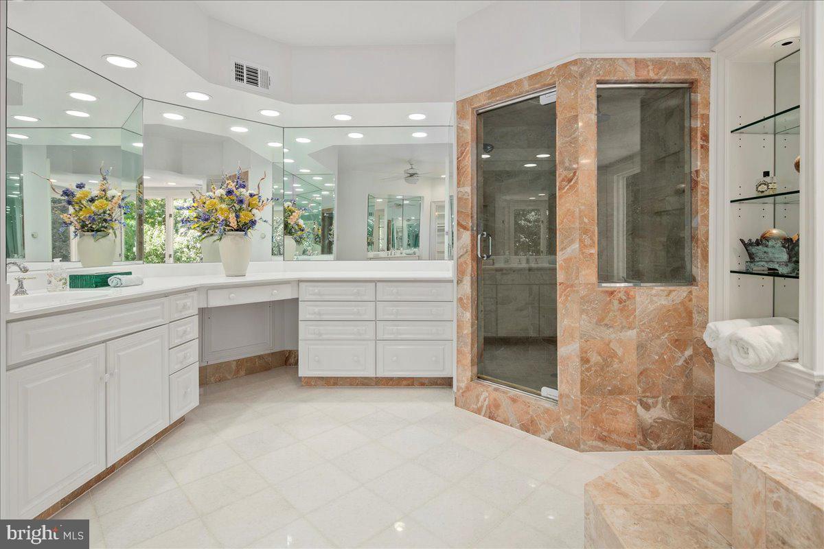 OAKMONT - Residential