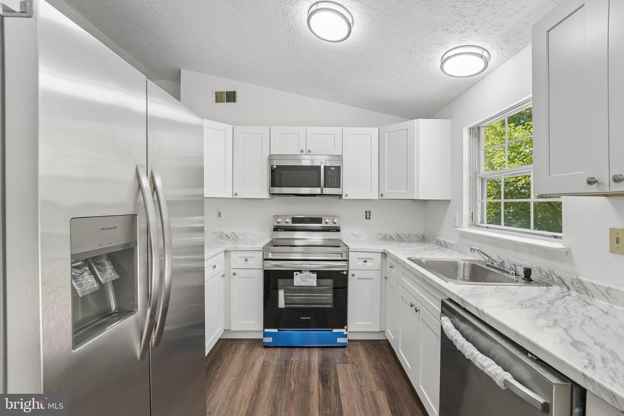 1502 CLEARFIELD CIRCLE