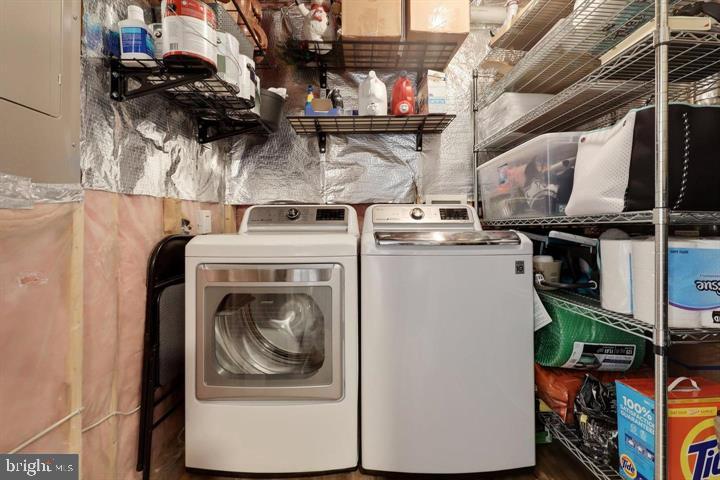 RIVERSIDE STATION - Residential Lease