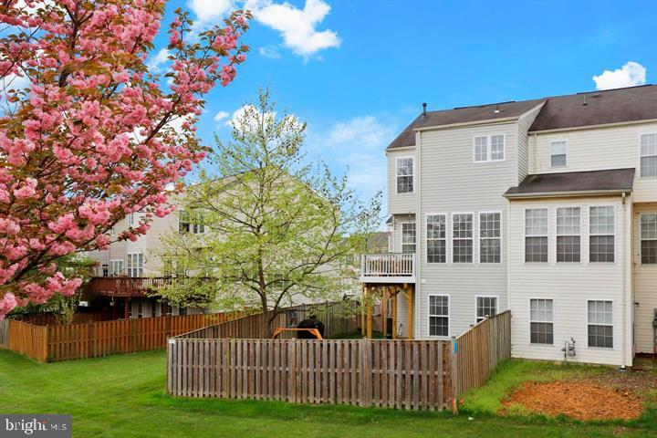 RIVERSIDE STATION - Residential Lease