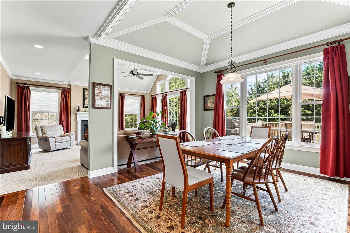 PONDVIEW - Residential