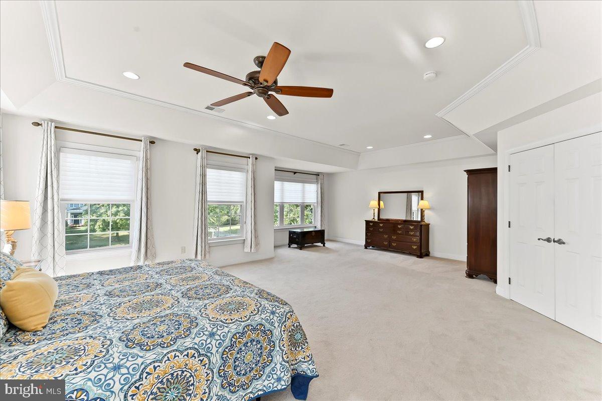 PONDVIEW - Residential