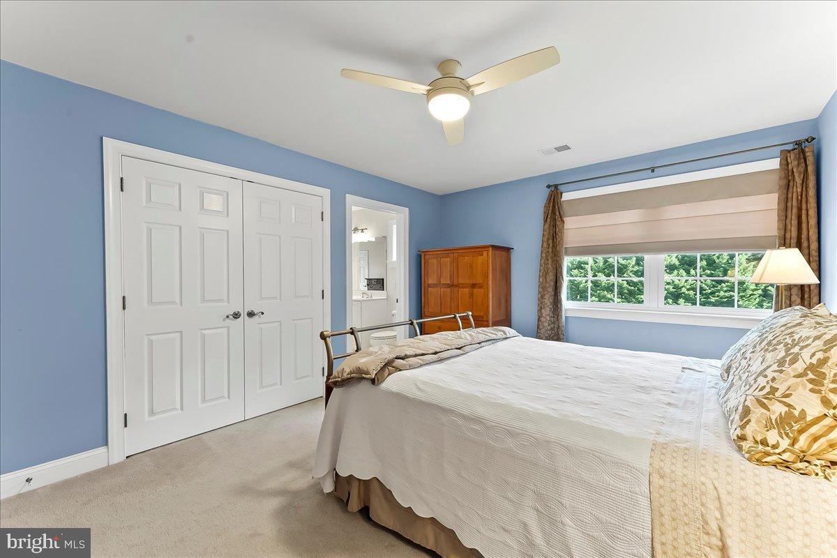 PONDVIEW - Residential