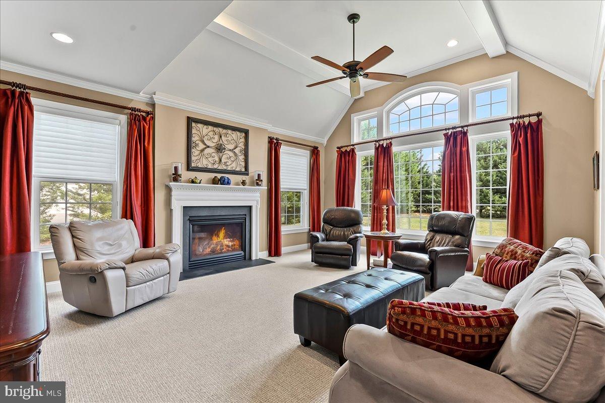 PONDVIEW - Residential