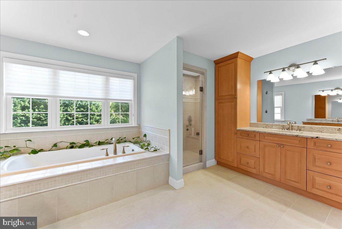 PONDVIEW - Residential